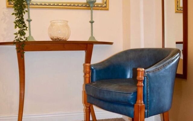 2 Bedroom Apartment Beside Merrion Square