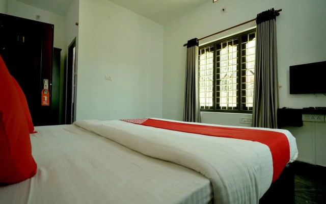 OYO 12224 Karoli Inn