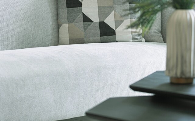 HomesGetaway - 1BR in ACT One Downtown