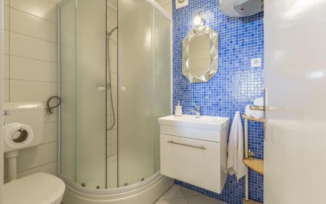 Apartments Matea - 20m from sea