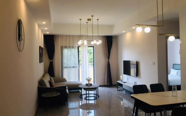 Elizabeth Golf Apartment