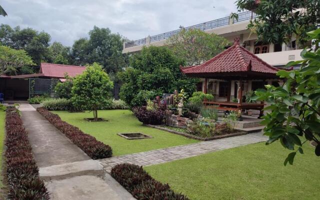 Basecamp Backpackers Non Hotel