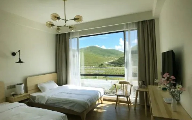 Five Color Boutique Hotel (Gesar Cultural Museum Branch in Seda County) – Guest Rooms – Sertar