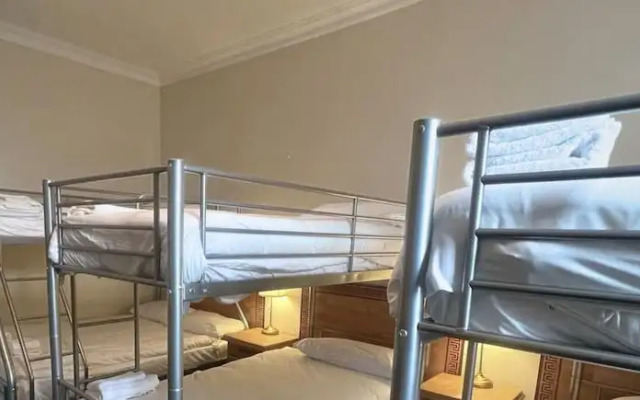 Helen's Hotel