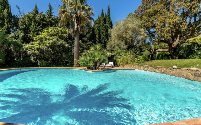 Magnificent Villa With Private Pool Near Port Grimaud And Saint Tropez