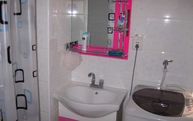 Dalian Yijia Apartment