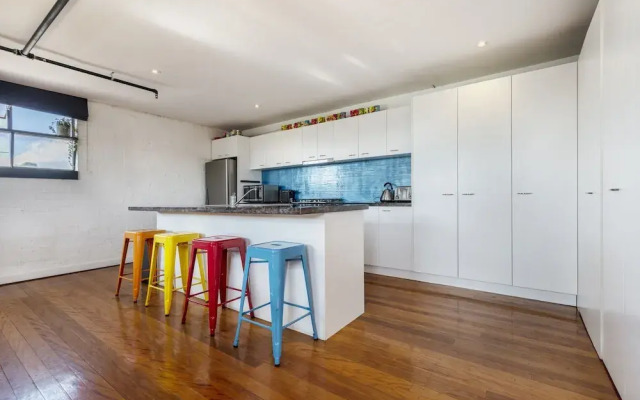 StayCentral - Fitzroy Converted Warehouse Penthouse