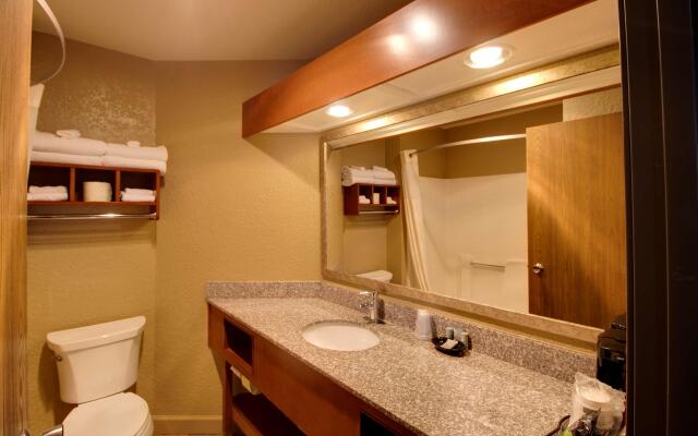 Best Western Harbour Pointe Lakefront