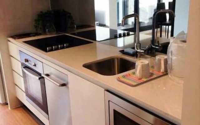 Southern Cross CBD Apartment