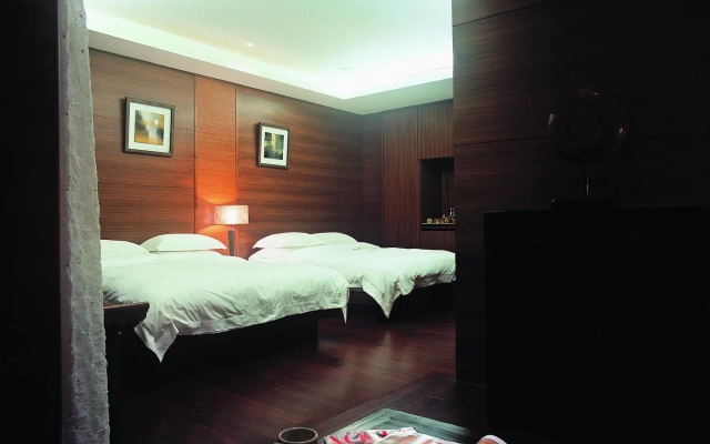 Einhan Resort