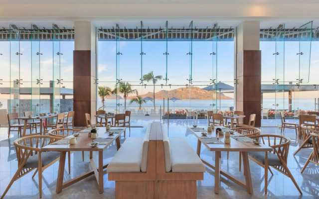 Courtyard By Marriott Mazatlan Beach Resort