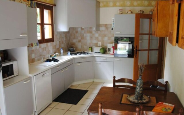 Villa With 4 Bedrooms in Saint-pierre-des-tripiers, With Wonderful Lak