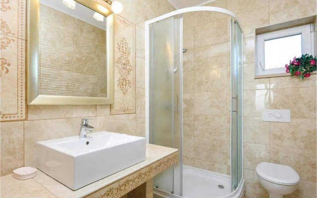 Holiday home Kremena 72 with Outdoor Swimmingpool