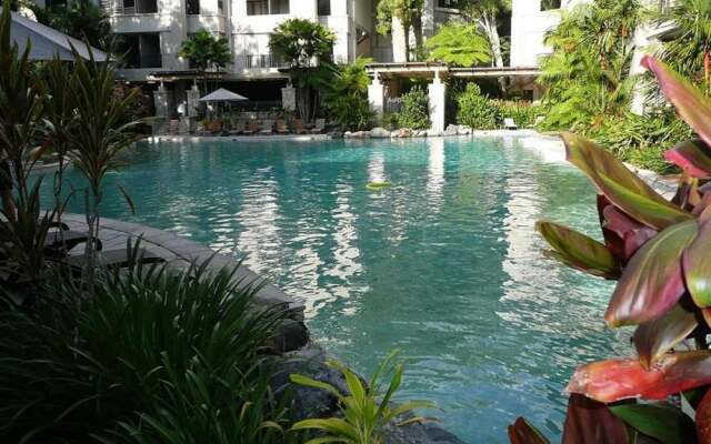 Luxury Apartment at Sea Temple Palm Cove 2 Bed 2 Bath