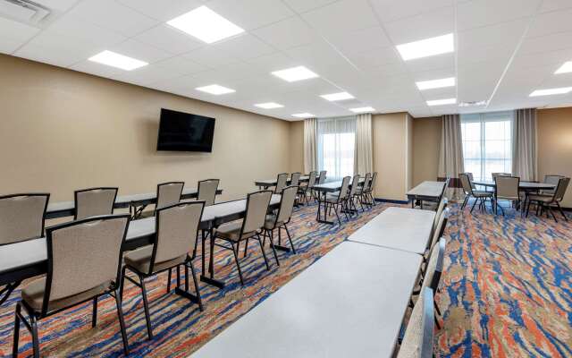 Comfort Suites