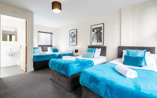 Modern Townhouse Close to Birmingham City Centre