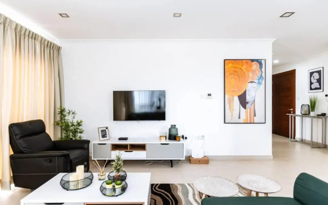 Luxurious Superior Room Space Available