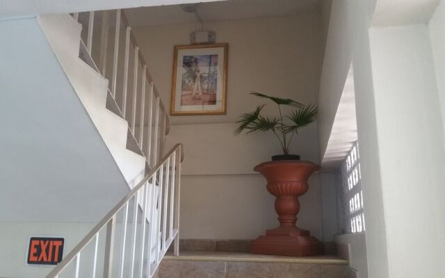 Melrose Beach Apartment Inc