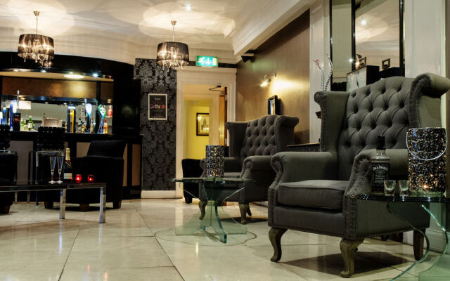Clayton Lodge Hotel