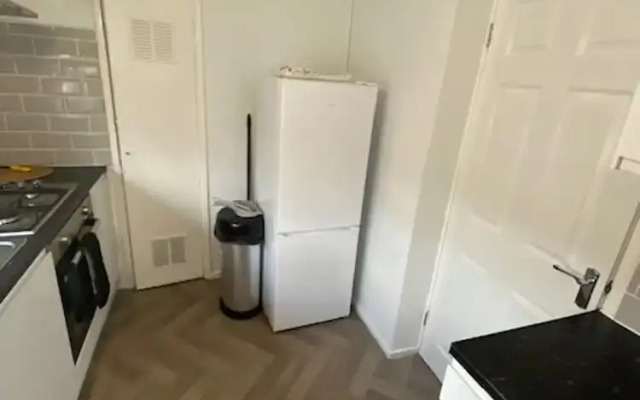 Chic City Retreat Immaculate 2 Bed Oasis in London