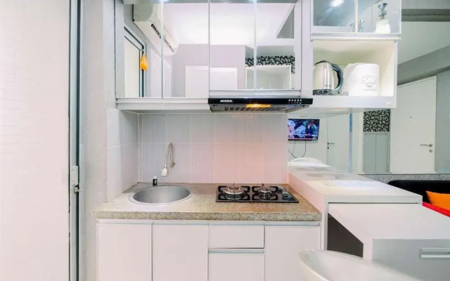 Comfy And Strategic 2Br Apartment At Bassura City