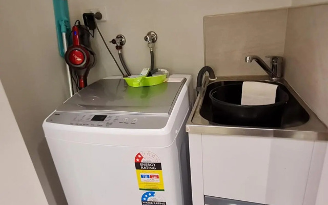 Brightly place 1BR1BA in south yarra+WIFI+Balcony