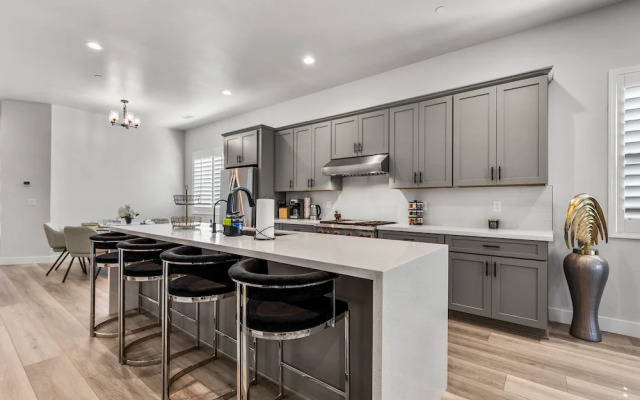 Cottonrose Flagstaff