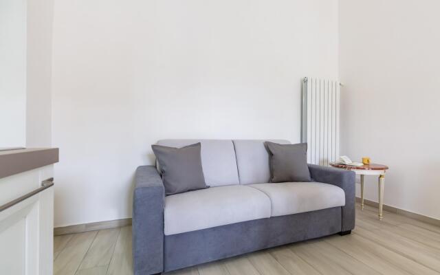 Chiara Modern Apartment by Wonderful Italy