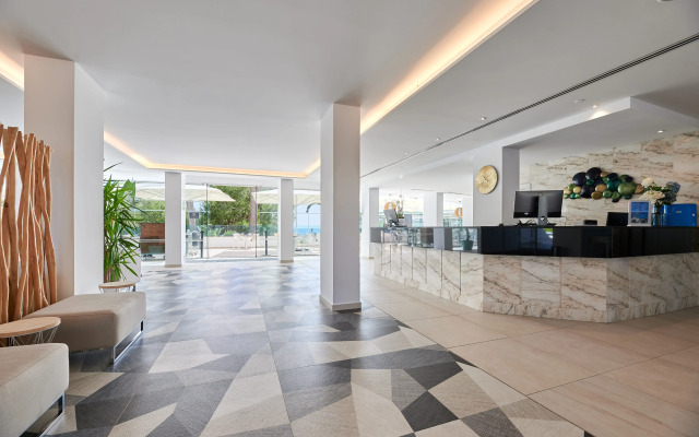 Roc Carolina Hotel