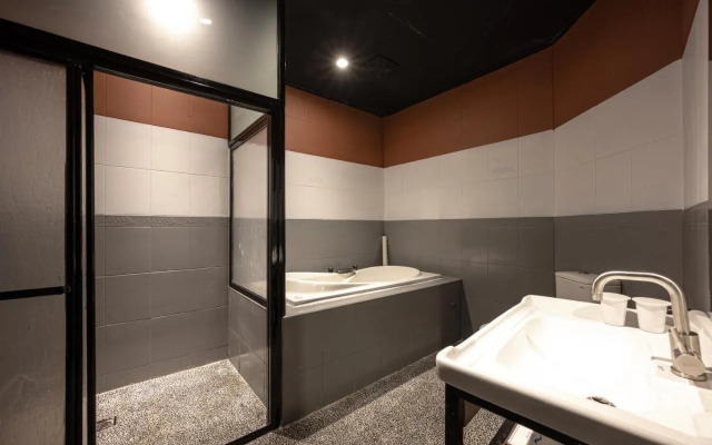 Yilan East Motel