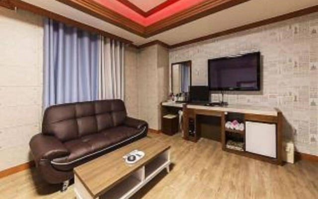 Academy Motel