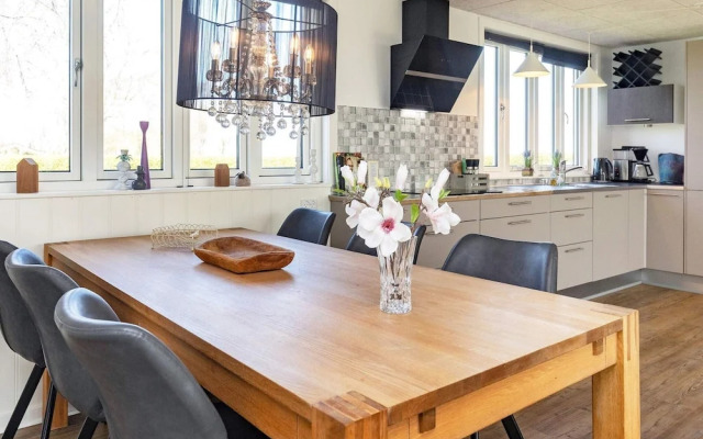 6 Person Holiday Home in Vinderup