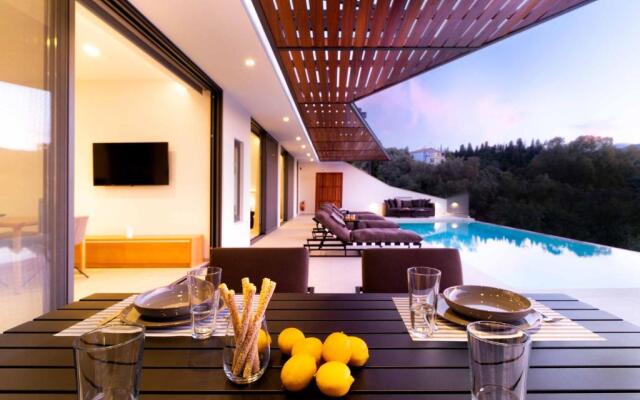 Villa Beyond the Horizon