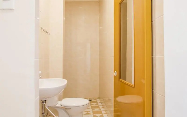 Super OYO 3316 Adam Malik Guesthouse Near Stasiun Medan