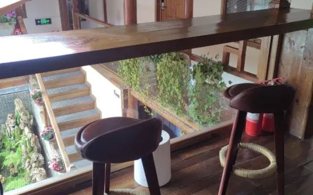 Lijiang Tianzi Garden Inn