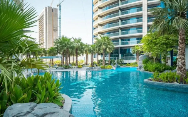 Maison Privee - Cool Dubai Apt next Burj Khalifa & Design District