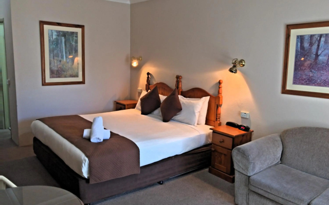 New England Motor Inn