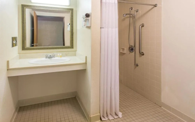 Days Inn Sheboygan/The Falls