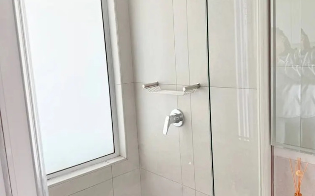 Chick and Luxurious Studio