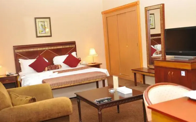 Cassells Hotel Apartments Deluxe