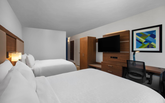 Holiday Inn Express Charleston-Civic Center by IHG