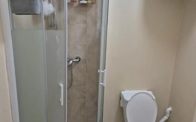 17b DB Airbnb