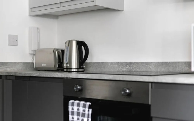 Skyvillion -vineyard Court- Enfield 1-bed Wgarden