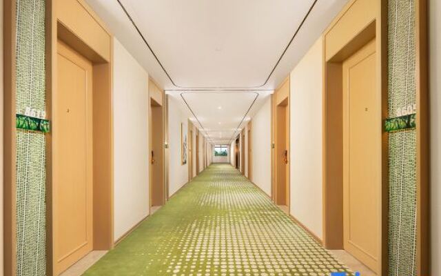 Vienna 3 Best Hotel (Zhumadian Suiping Jinboda Commercial Plaza)