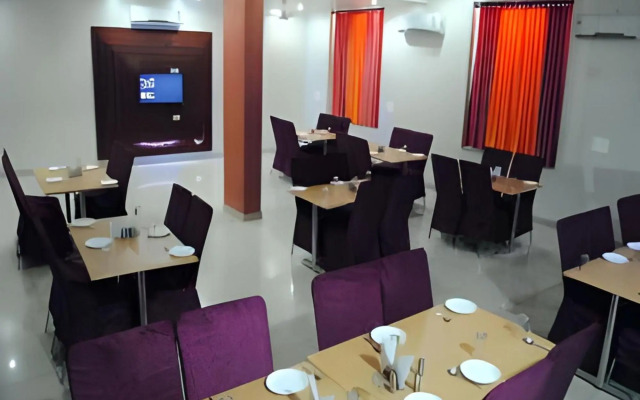 Saket Hotel and Restaurant