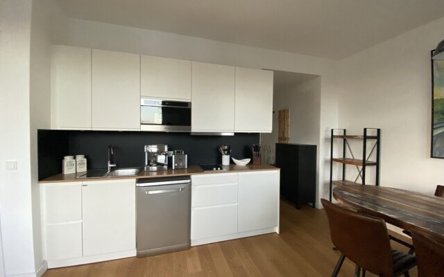 Business/holiday Apartment With Whirlpool