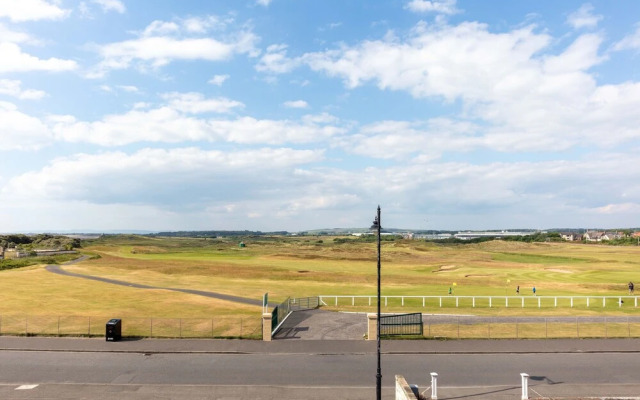 Old Prestwick View - Donnini Apartments