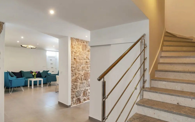 Sea-view Villa in Bol with Hot Tub, Sauna, Whirlpool