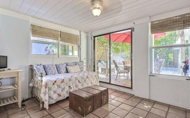 Salty Bungalow Tortuga
