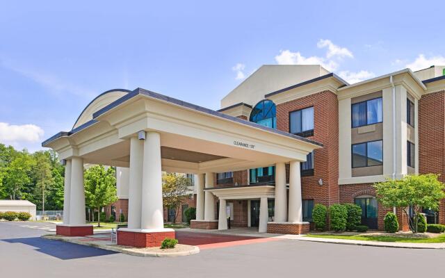 Holiday Inn Express & Suites North Lima by IHG